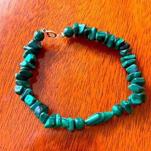 Malachite chips bracelet
